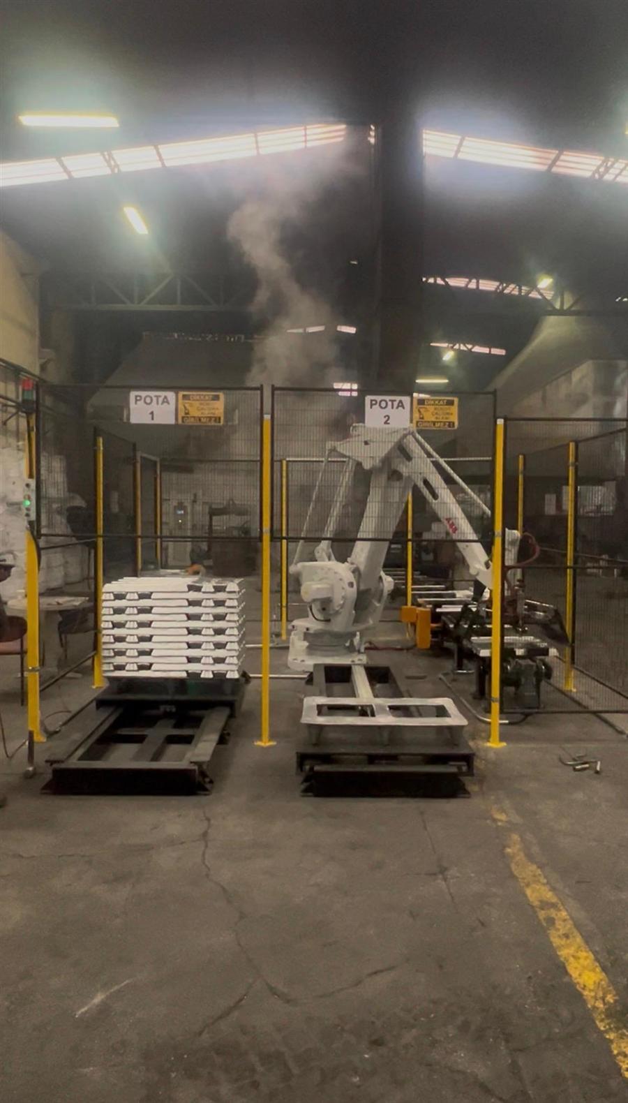 Alüminyum külçeler için ABB robotlu paletleme hücresi
